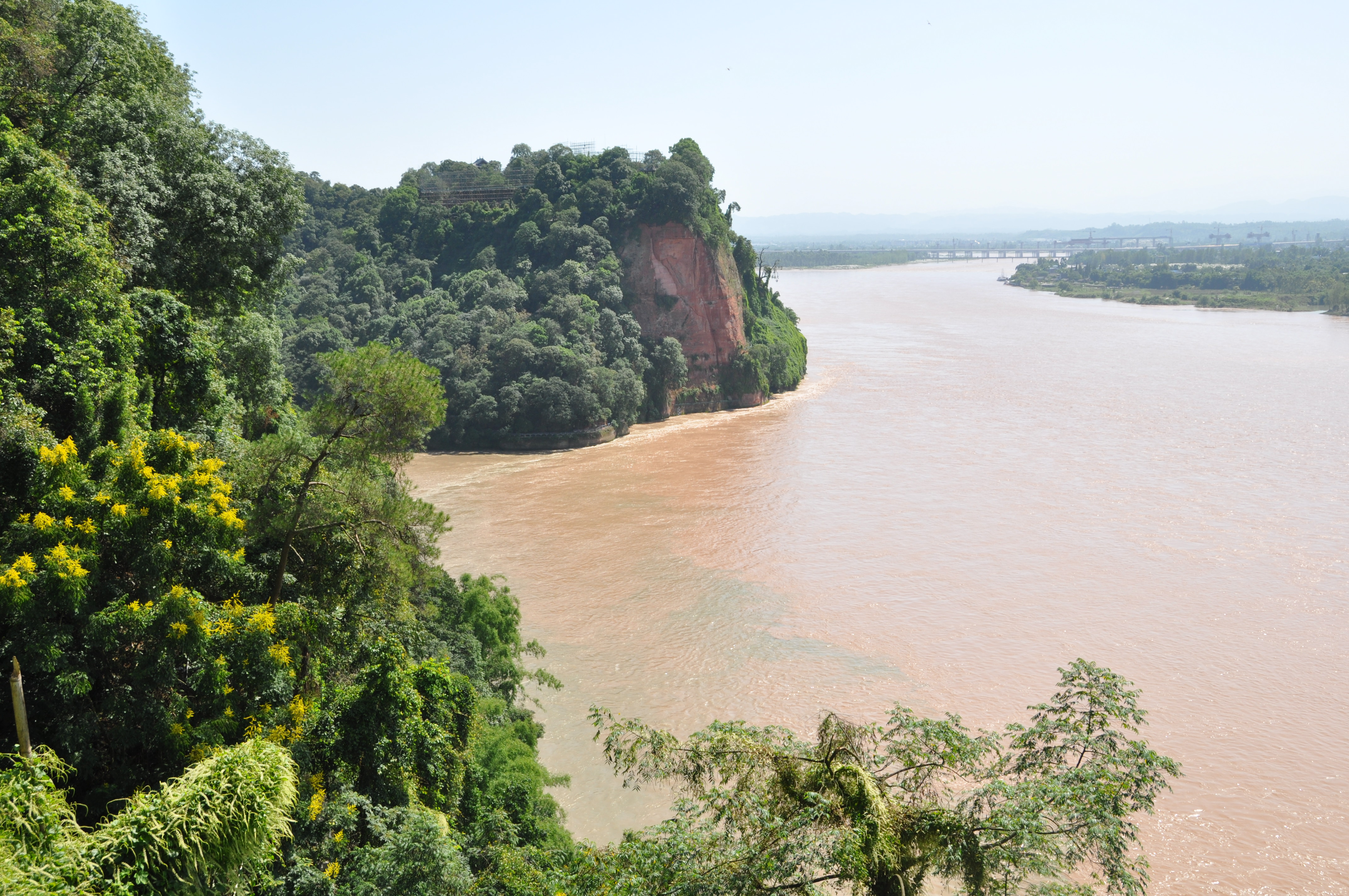 Two Travel The World - The Leshan Grand Buddha