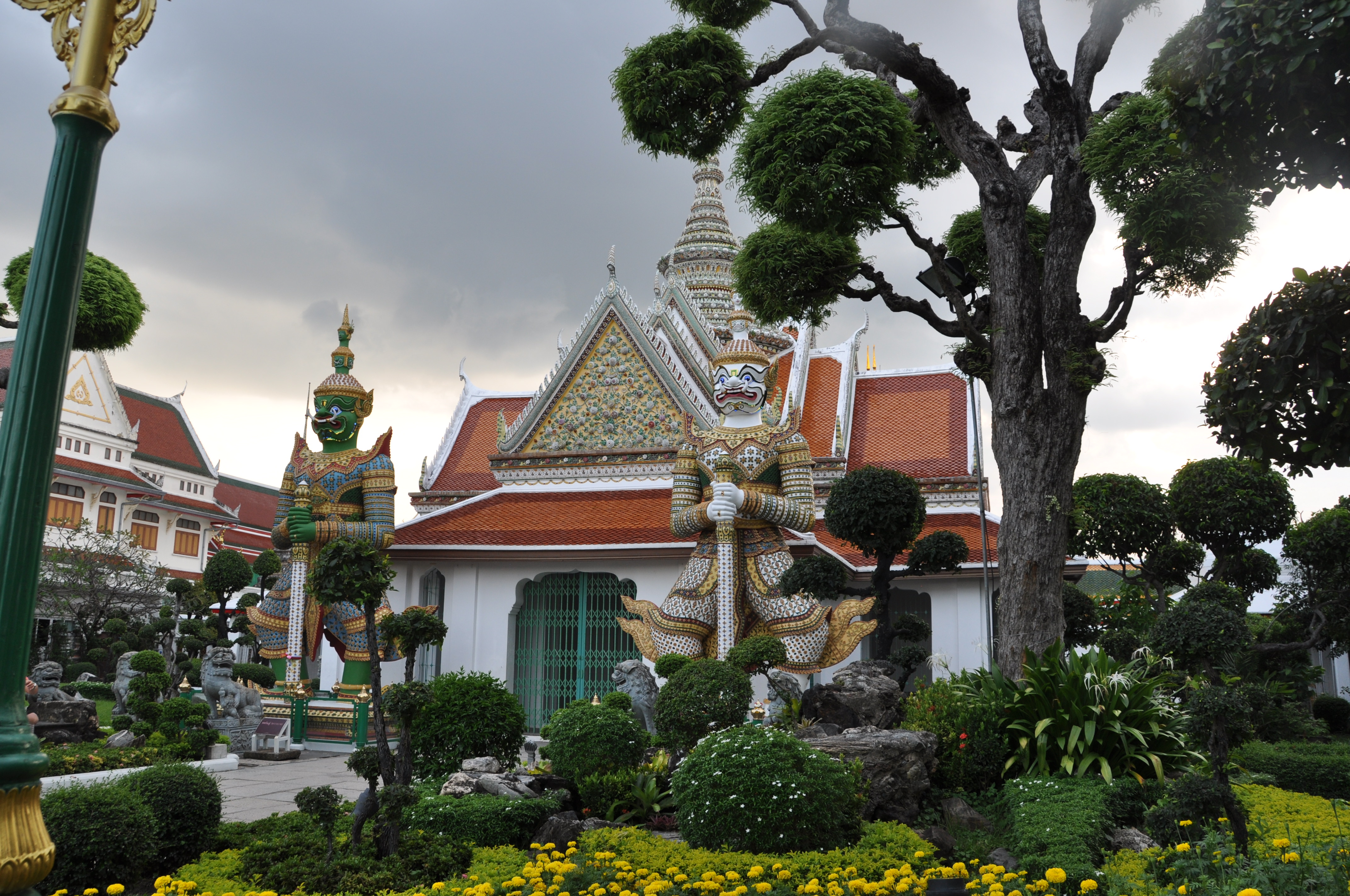 twotraveltheworld-WatArun