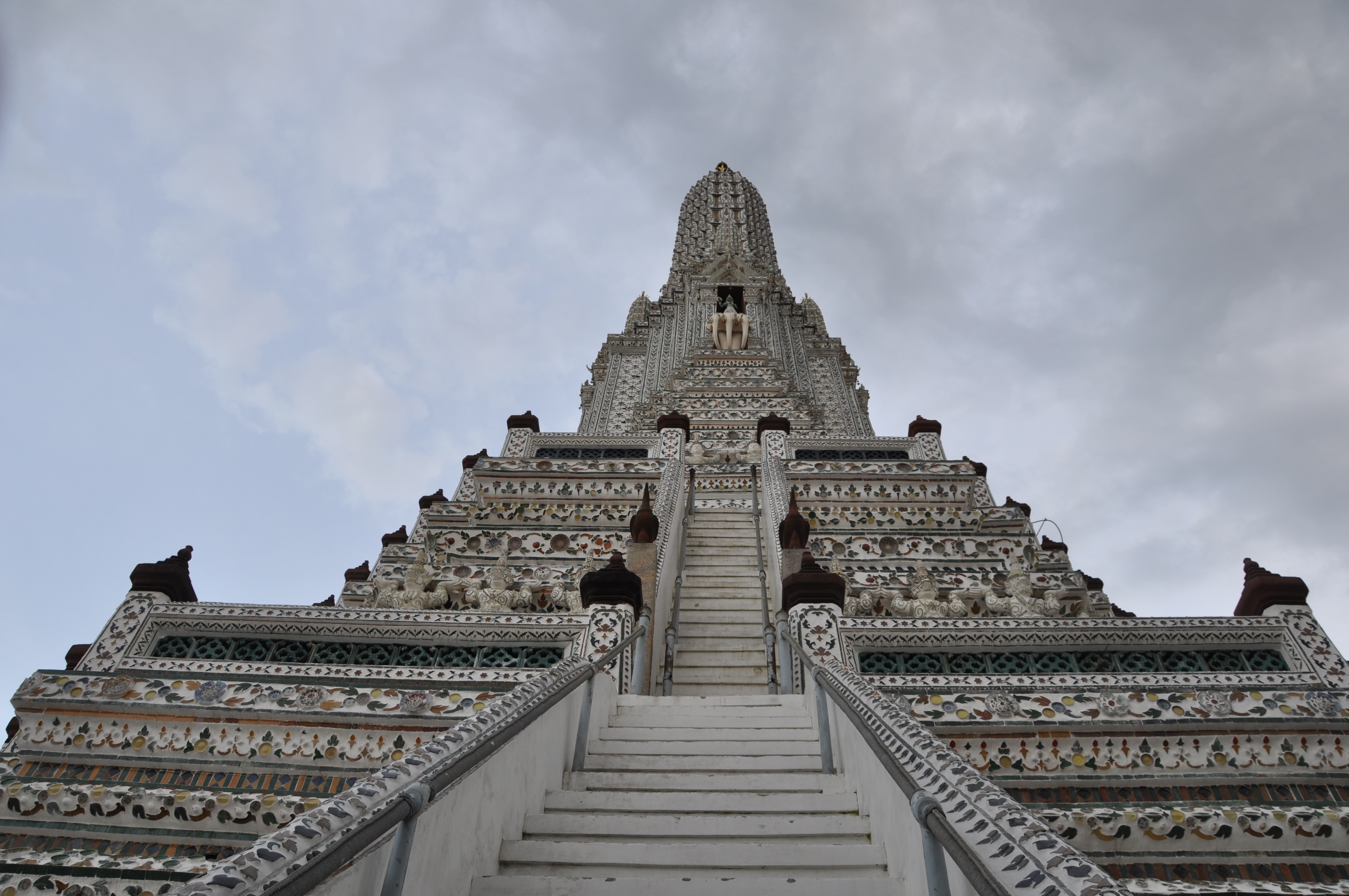 twotraveltheworld-WatArun