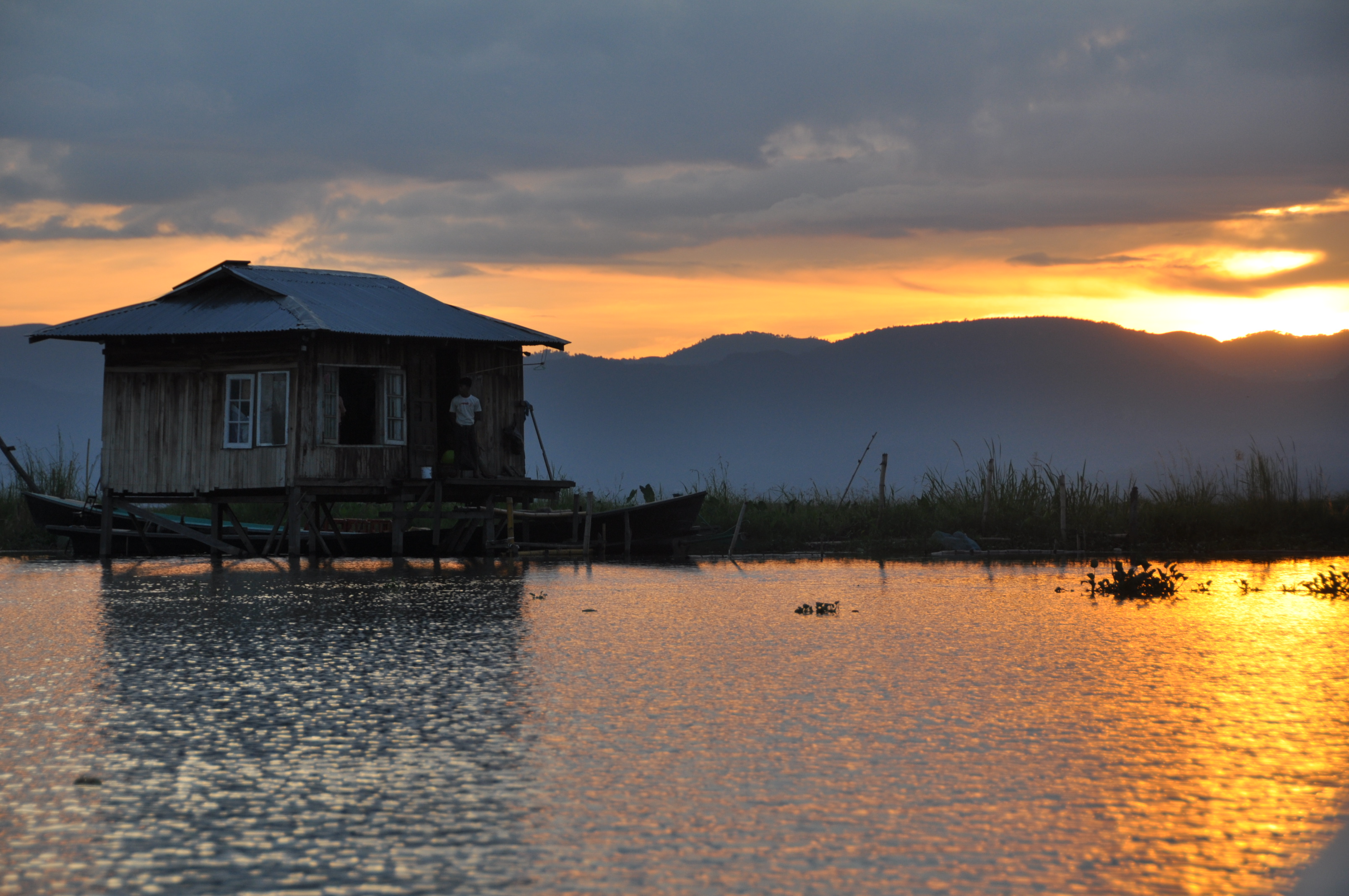 twotraveltheworld-Inlelake