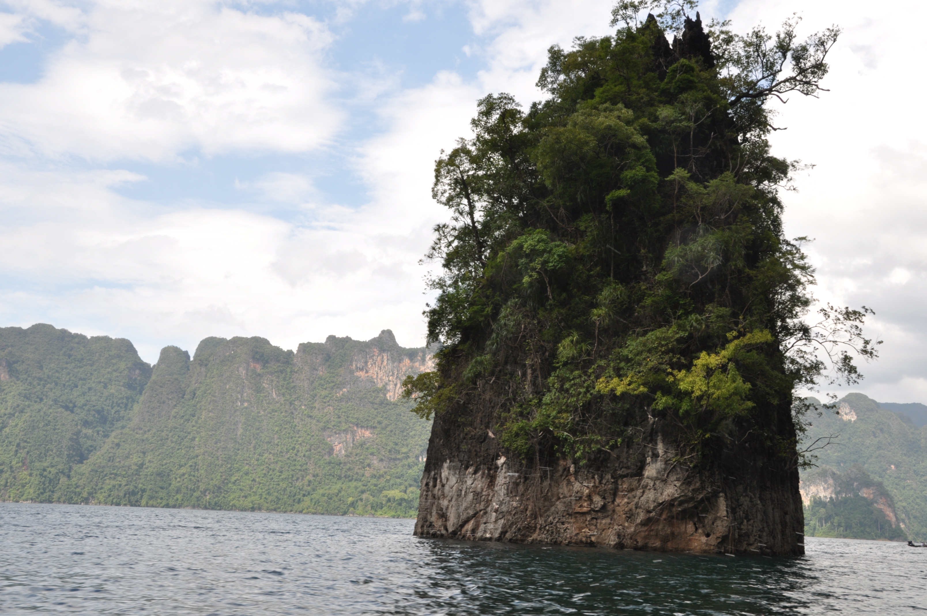 twotraveltheworld-Kha Sok Lake