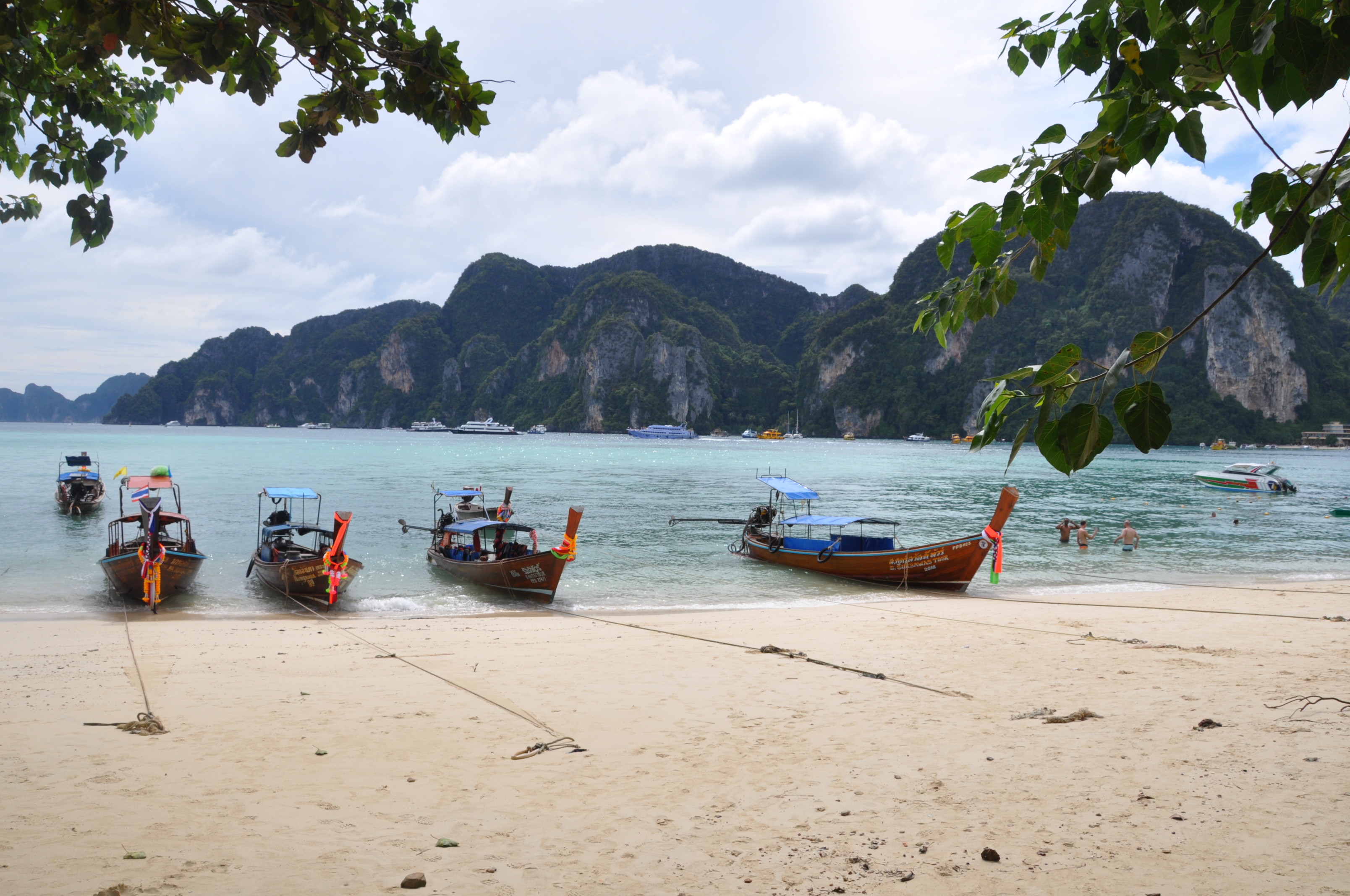 twotraveltheworld-PhiPhi