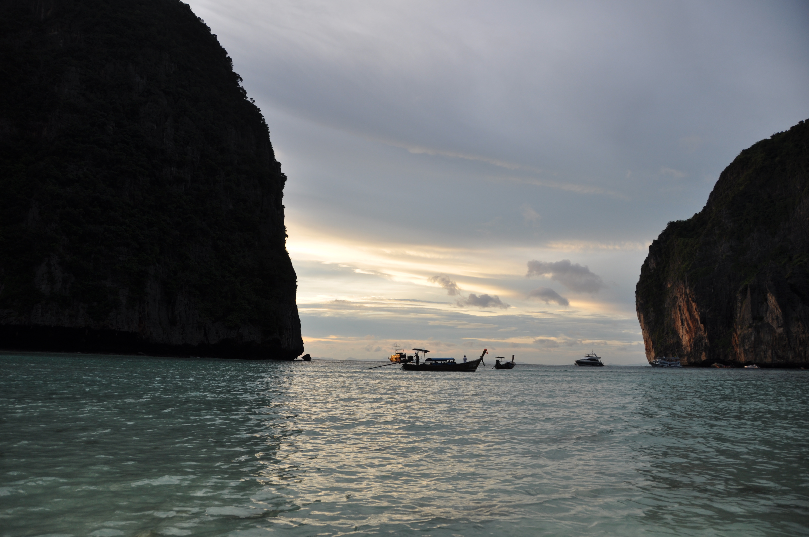 twotraveltheworld-PhiPhi