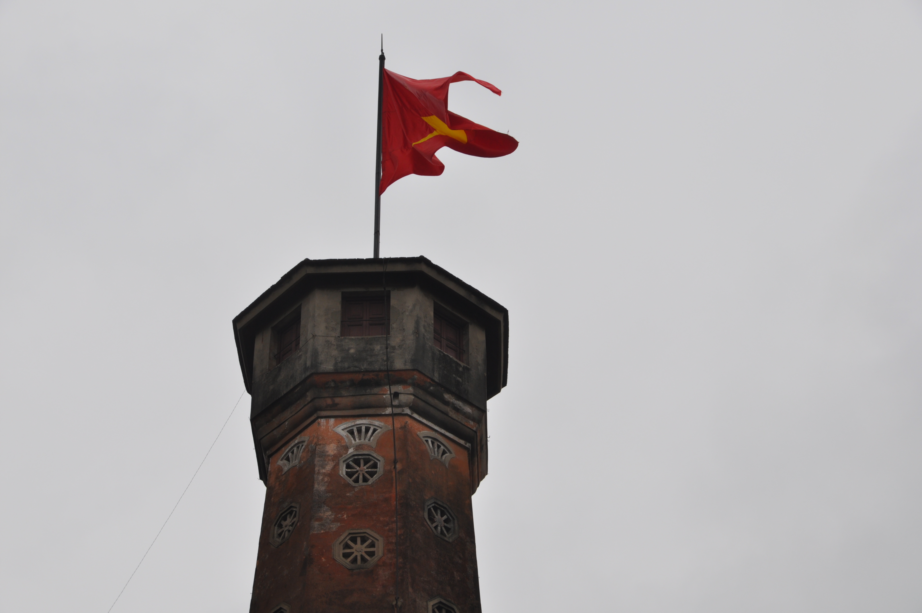 twotraveltheworld-la citadelle d'Hanoi