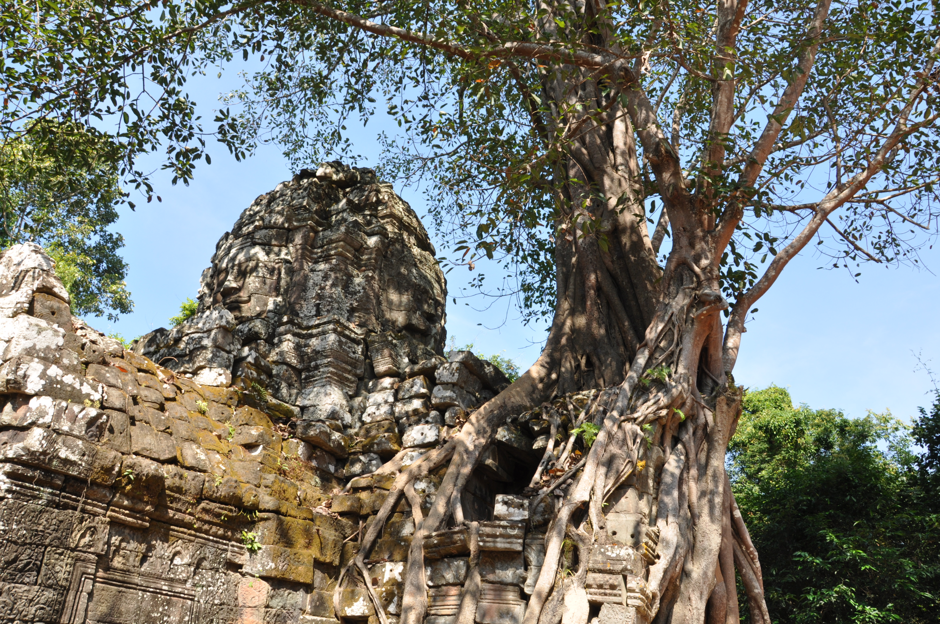 twotraveltheworld-Grand Tour Angkor