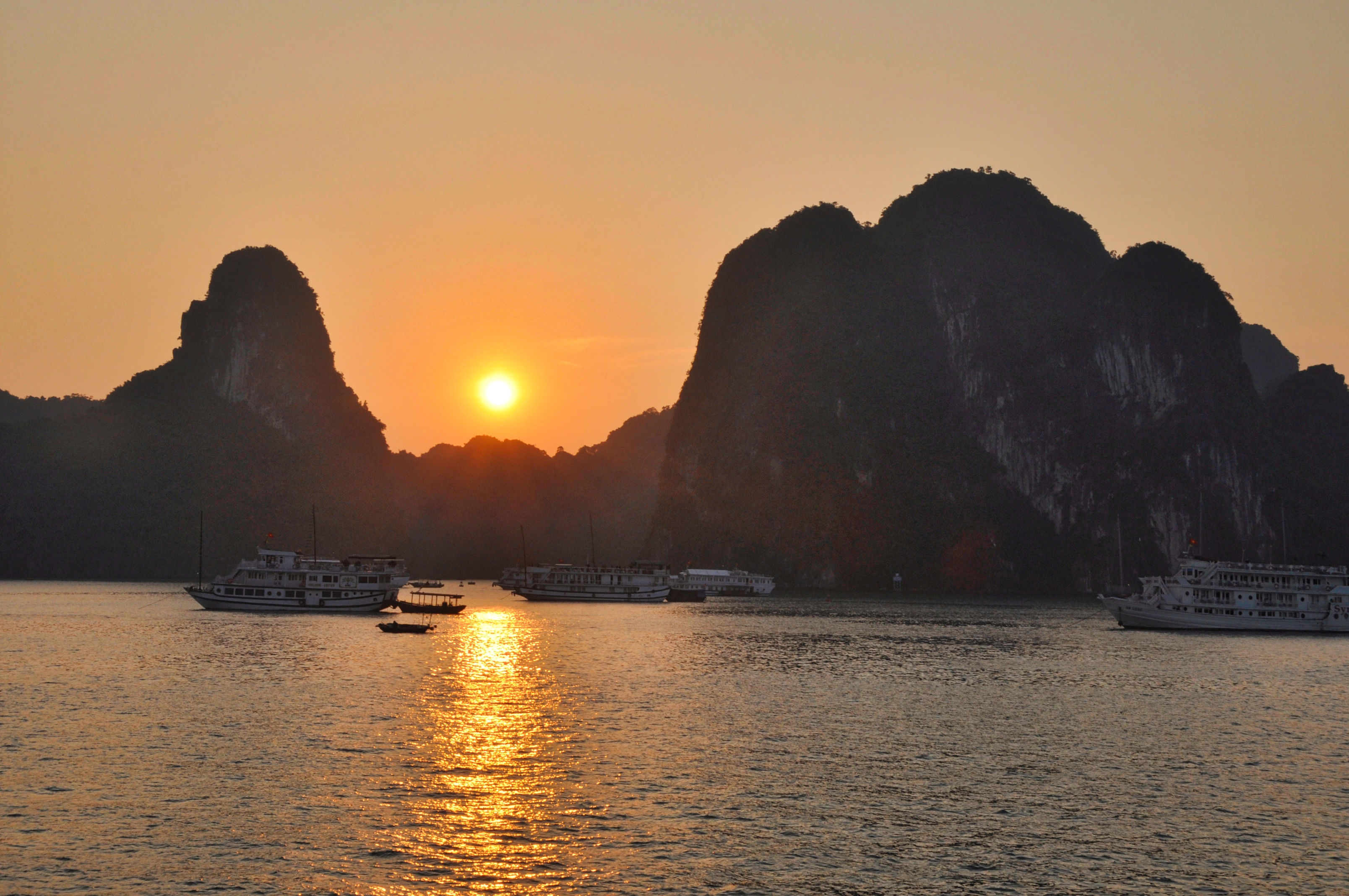 twotraveltheworld-Baied'Halong