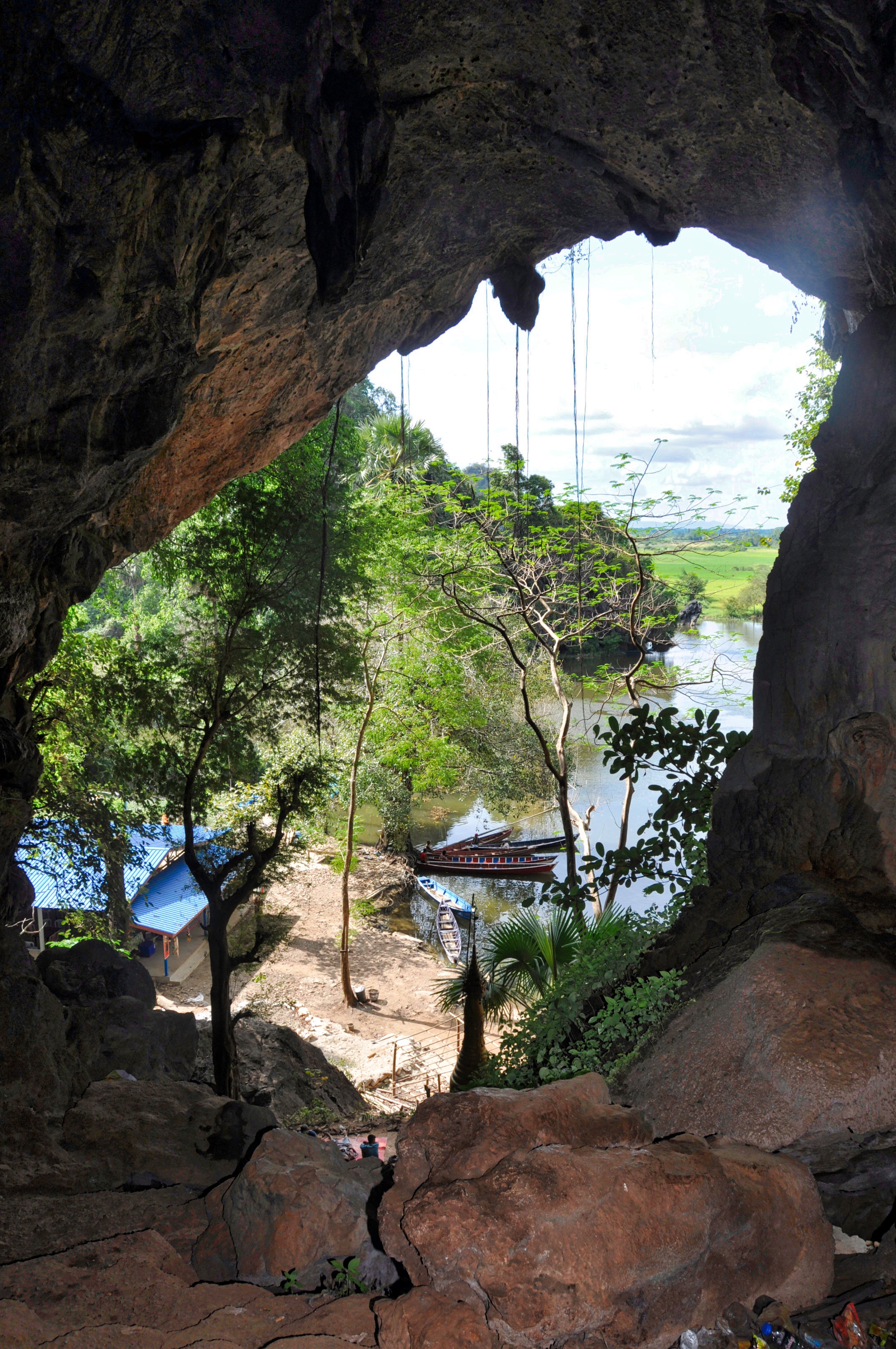 Two Travel The World - Hpa An - Saddan cave