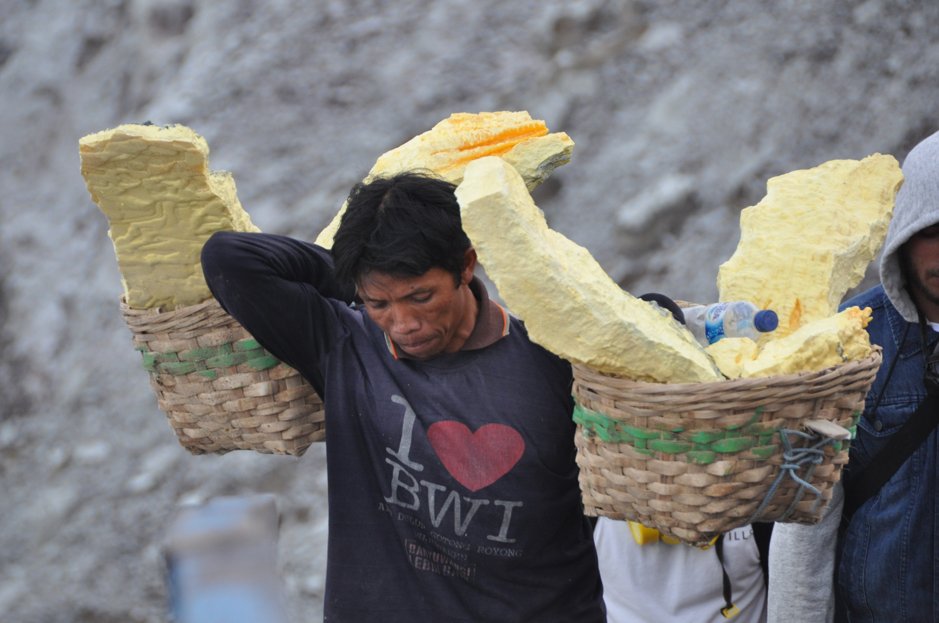 twotraveltheworld-Ijen