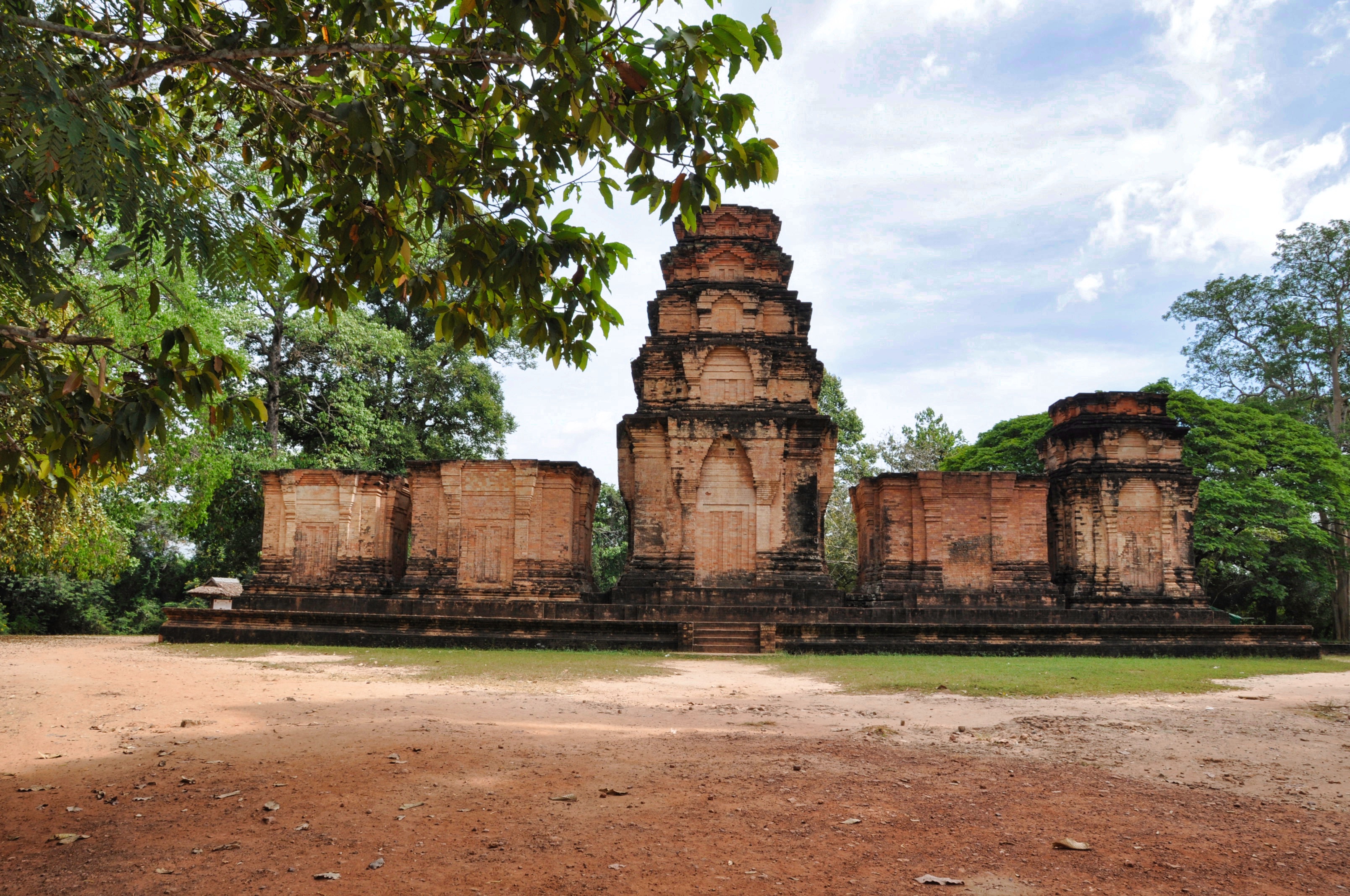 Two Travel The World - The Small Circuit Angkor - Prasat Kravan