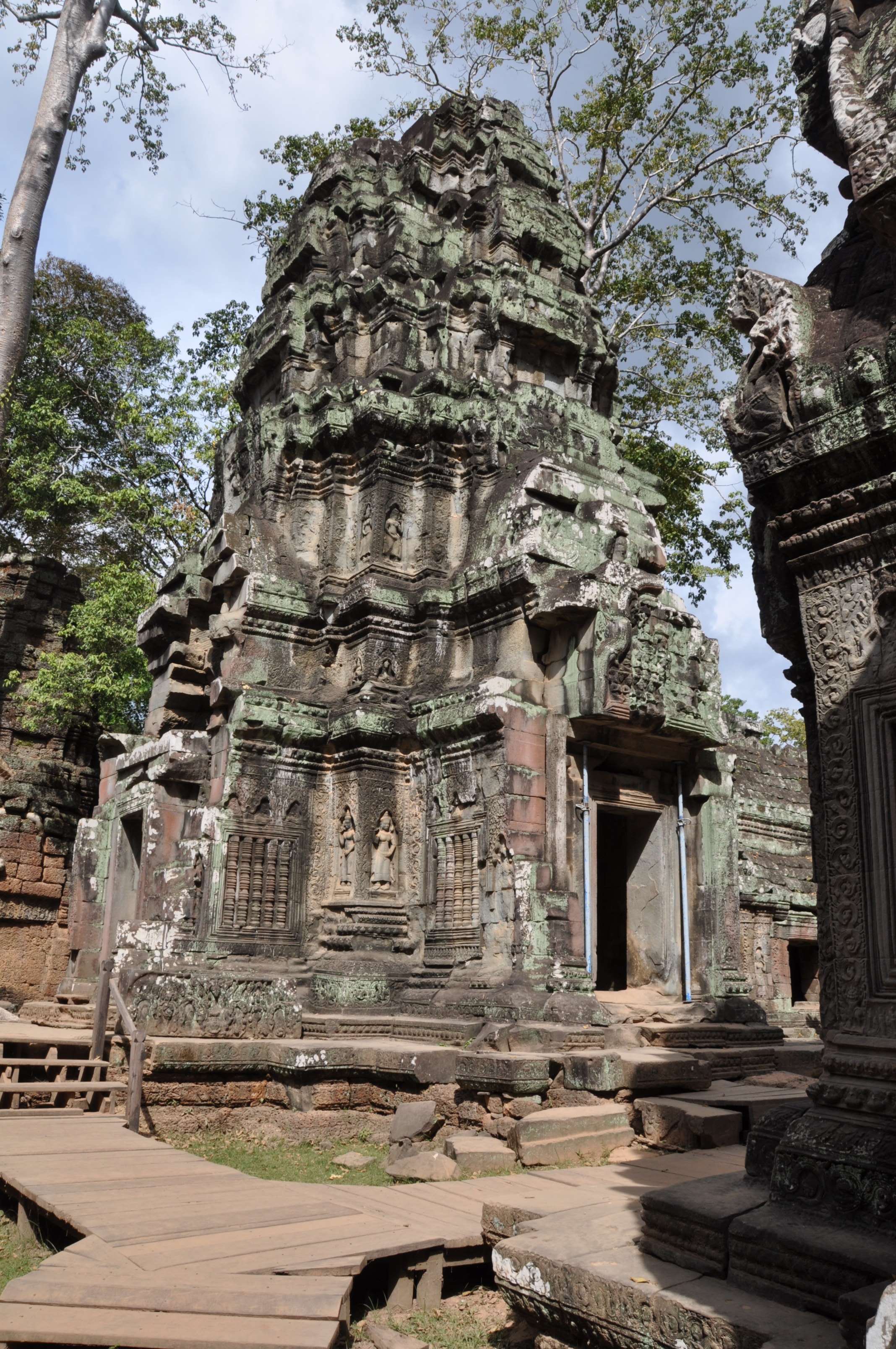 Two Travel The World - The Small Circuit Angkor - Ta Prohm