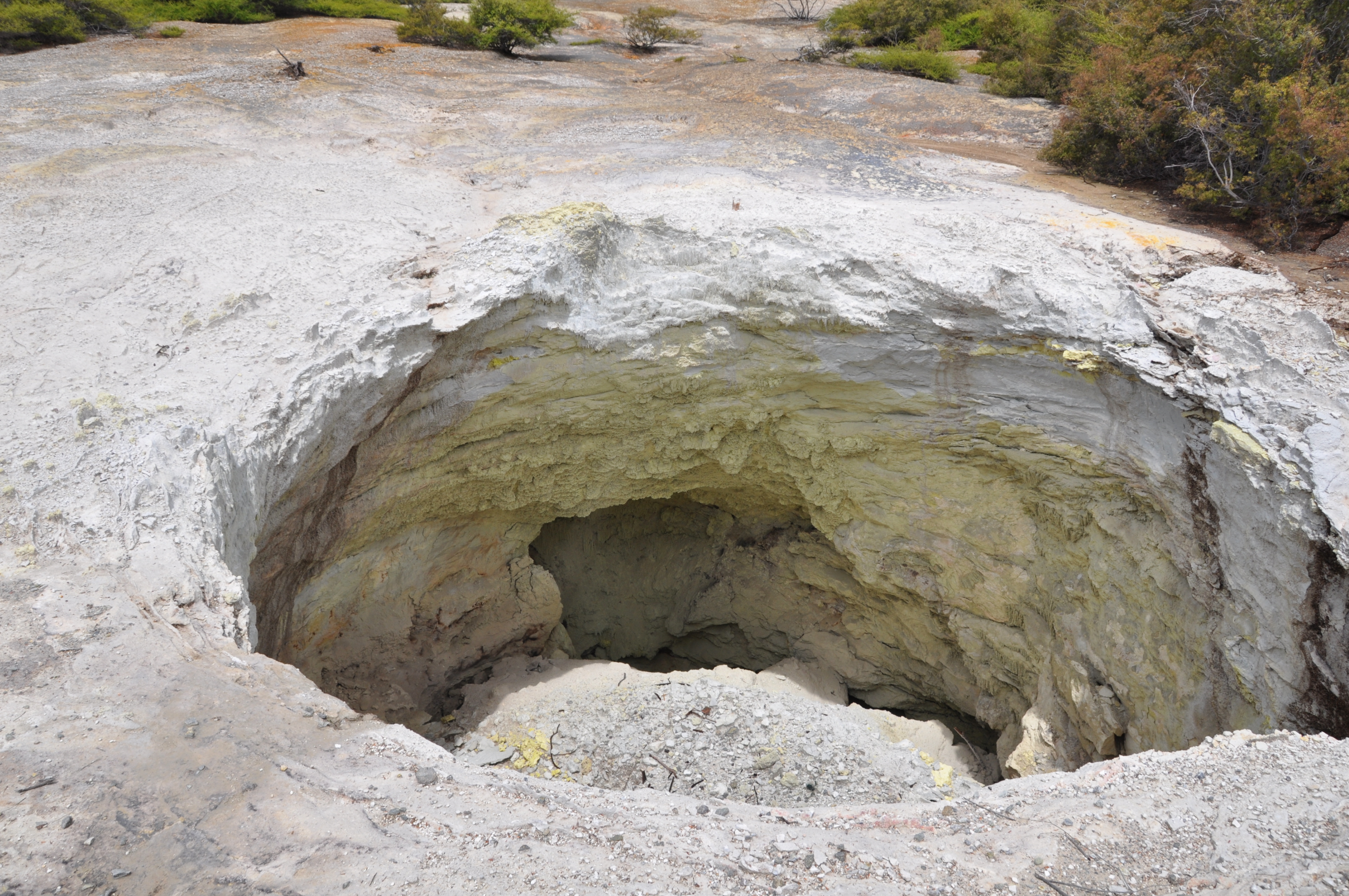 twotraveltheworld-waiotapu