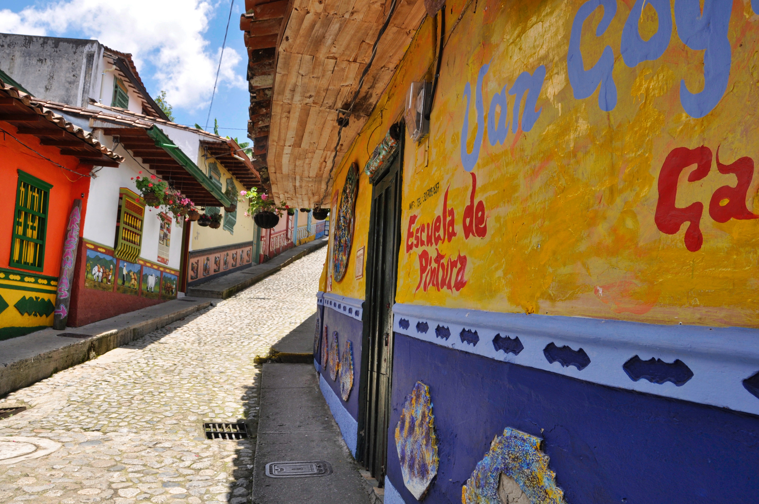 Two Travel The World - Guatapé and La Piedra day trip from Medellin