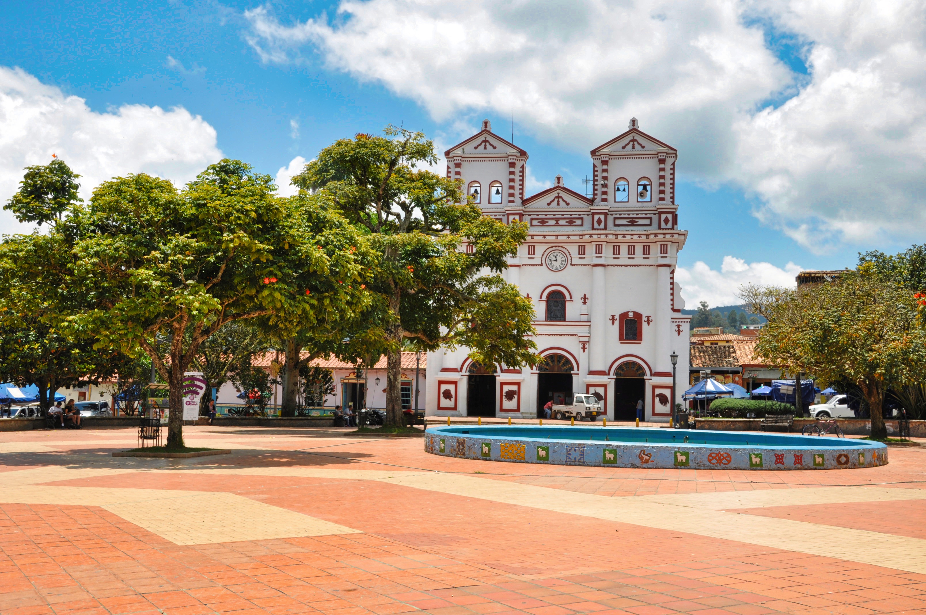 Two Travel The World - Guatapé and La Piedra day trip from Medellin