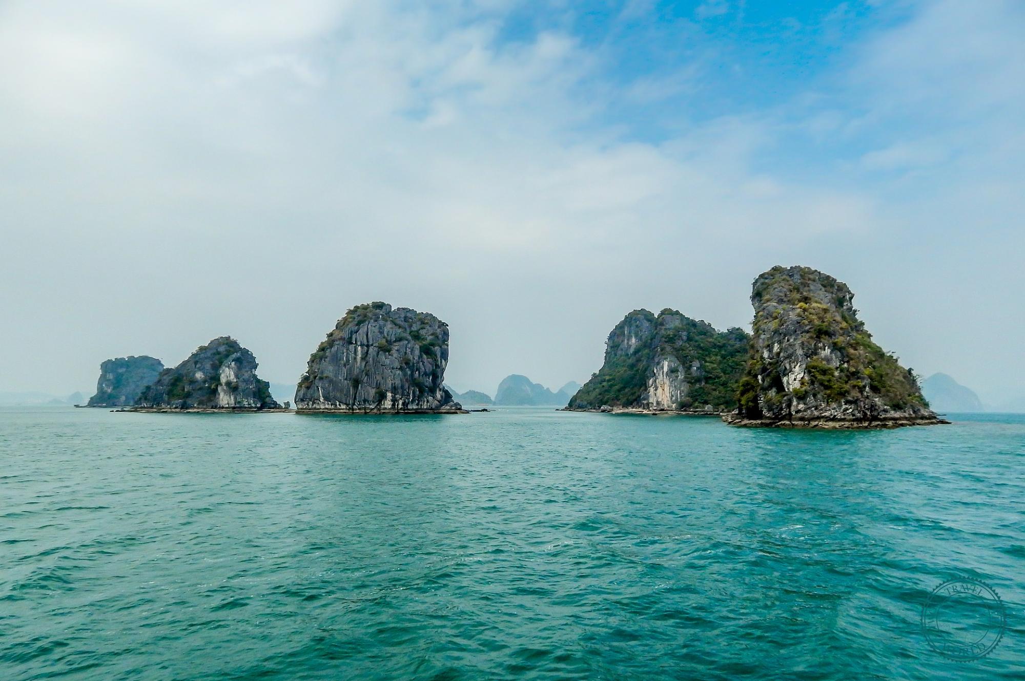 TwotravelTheWorld-Halong