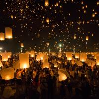 Two Travel The World - Floating Lantern