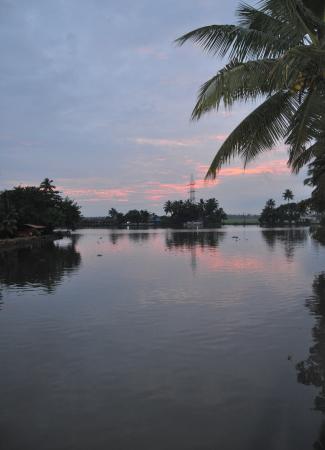 Two Travel The World - Alleppey - Munnar