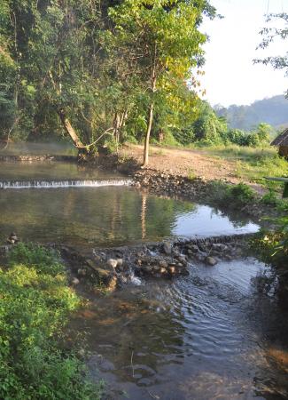 Two Travel The World - Sai Ngam Hot Spring