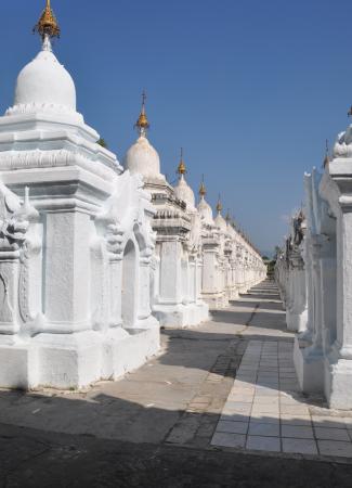 Two Travel The World - One day in Mandalay