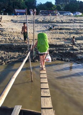 Two Travel The World - A Irrawaddy River cruise: from Mandalay to Bagan