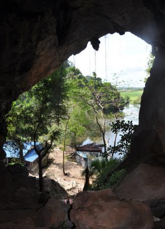 Two Travel The World - Hpa-An and the surrounding countryside